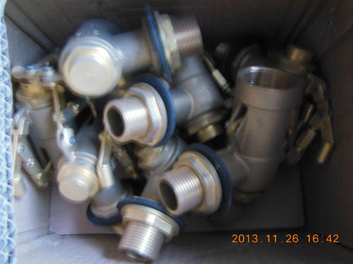 閉式冷卻塔一直補(bǔ)水的原因和解決方法