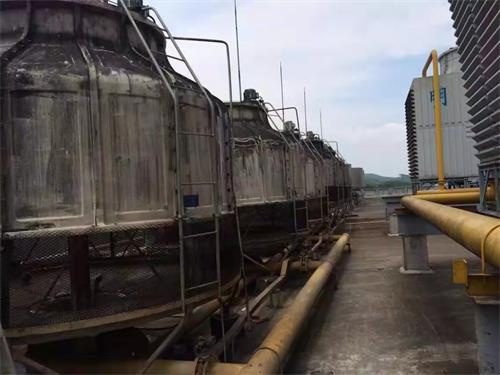 方形冷卻塔具體是怎樣的一種設(shè)備,圓形冷卻塔和方形冷卻塔