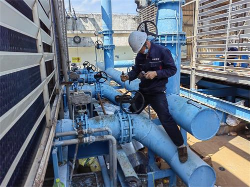 為何冷卻塔的安裝位置要考慮水系統(tǒng)的承壓要求？,冷卻塔安裝圖