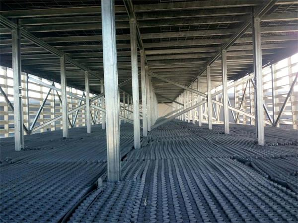 玻璃鋼冷卻塔在獨(dú)占大片市場(chǎng)離不開其優(yōu)勢(shì),玻璃鋼冷卻塔裂縫修復(fù)