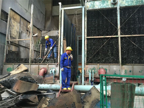 閉式冷卻塔排水不干凈會造成哪些嚴重的后果,閉式冷卻塔與開式冷卻塔的區(qū)別