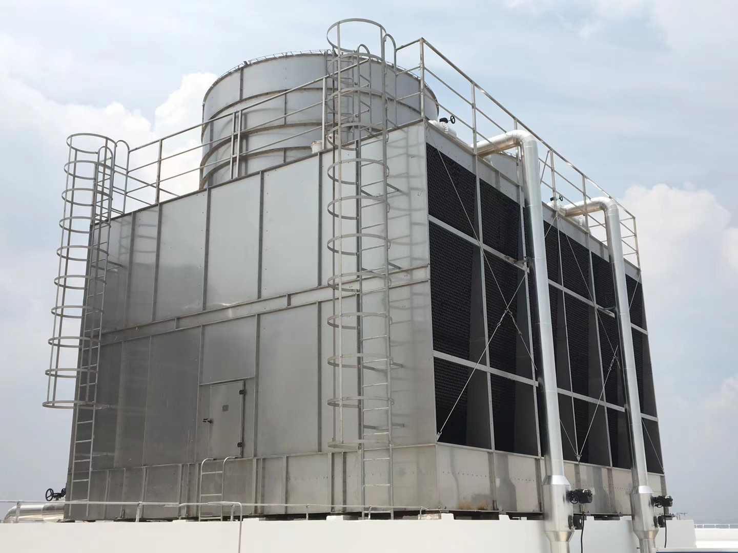 冷卻塔配水系統(tǒng)的作用及保養(yǎng),冷卻塔配水裝置